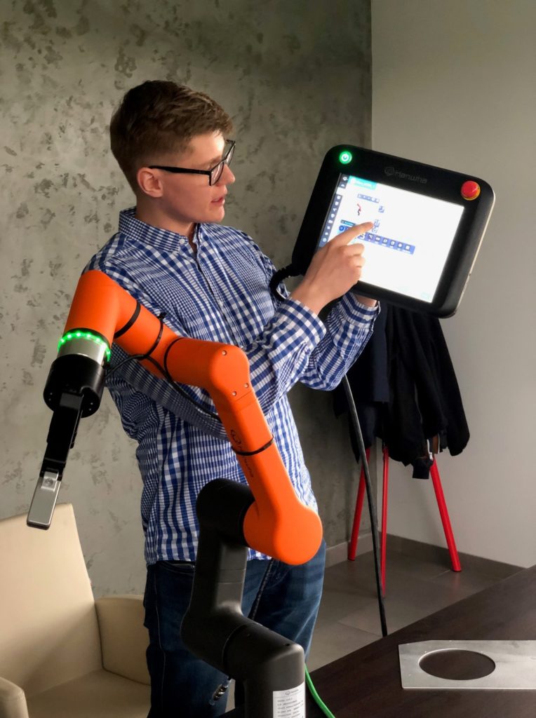 Szkolenia z programowania robotów HCR
