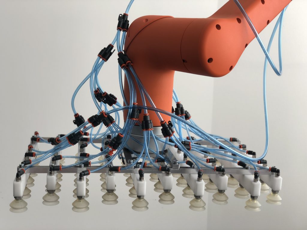 Robot współpracujący - Cobot HCR - branża kosmetyczna